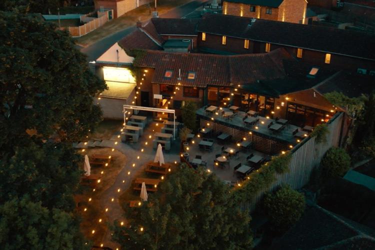 The White Swan Hotel Scotter Bagian luar foto